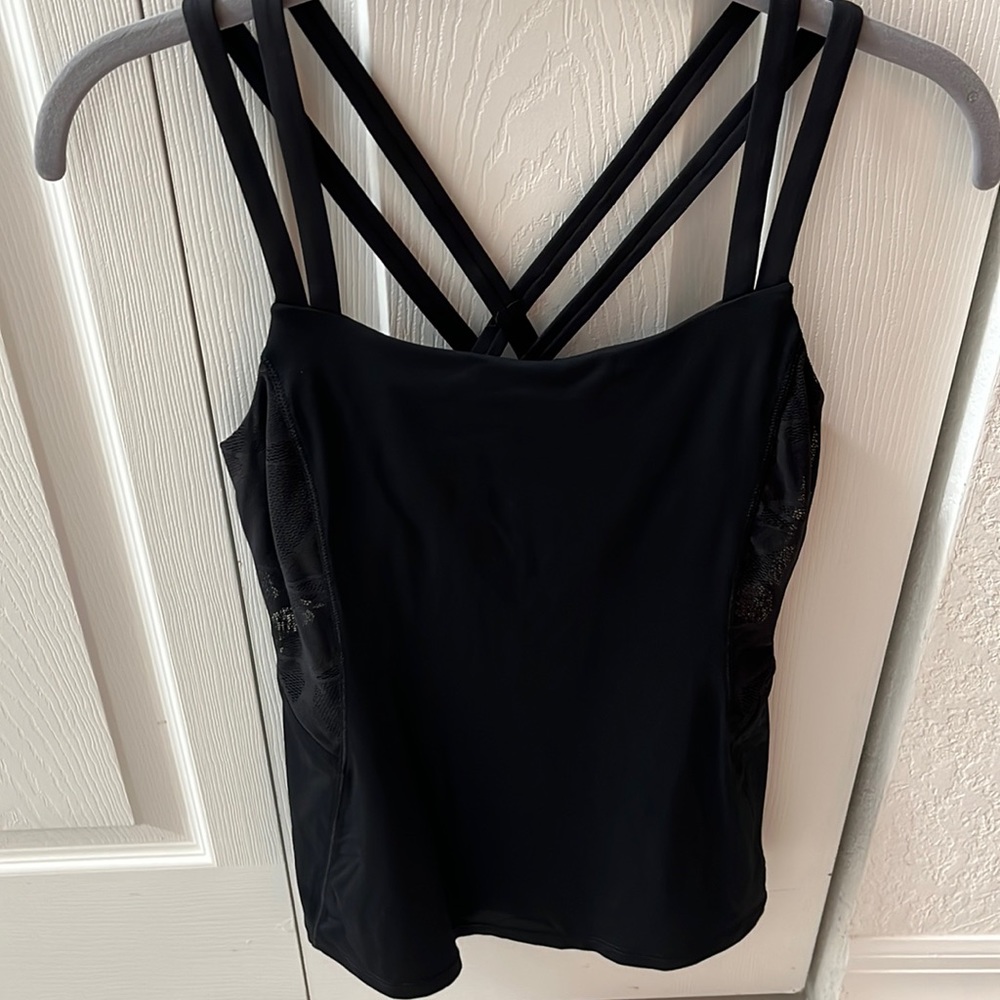 Lululemon women’s mesh panel tank top